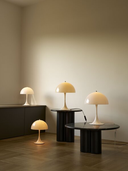 Louis Poulsen 5744173052 Bezdrátová lampa Panthella 250 v3, vínová