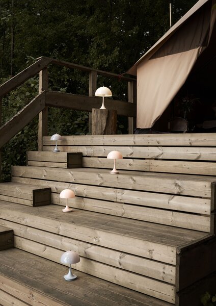 Louis Poulsen 5744173052 Bezdrátová lampa Panthella 250 v3, vínová