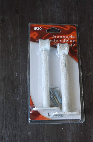 Kovová konzole jednoduchá -15 cm - bílá