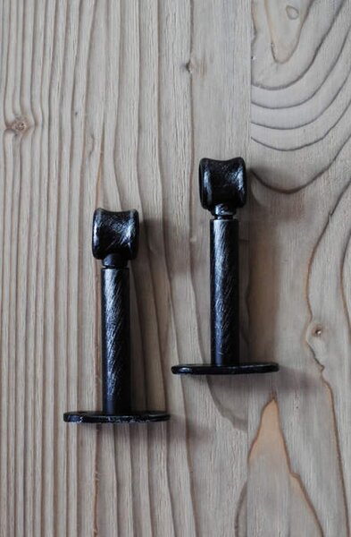 Kovová konzole - 9cm - černá