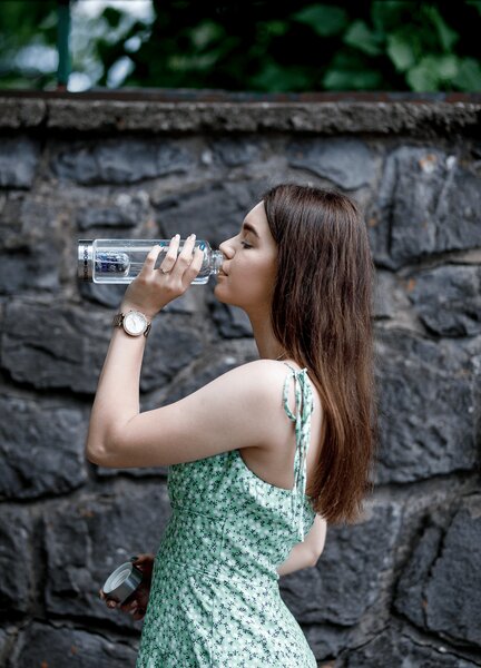 TEMPO-KONDELA CRYSTAL, skleněná láhev s kyanitem, 500 ml