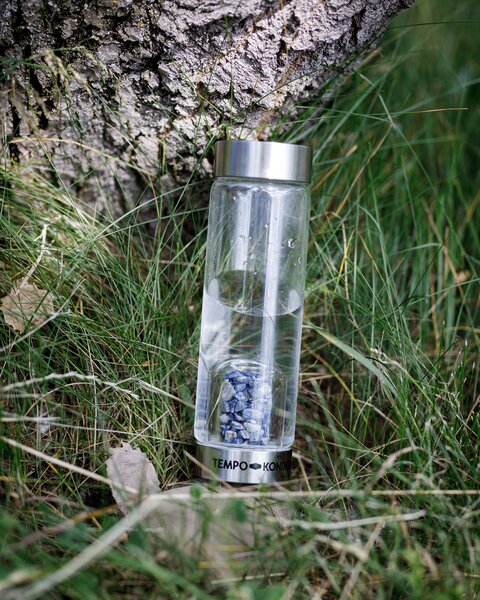 TEMPO-KONDELA CRYSTAL, skleněná láhev s kyanitem, 500 ml