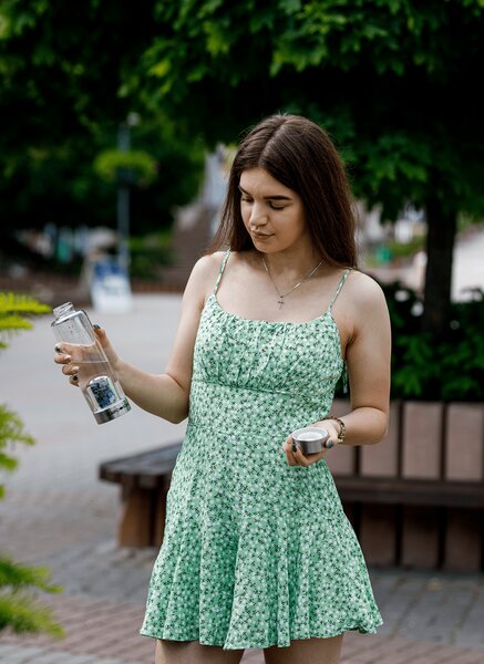 TEMPO-KONDELA CRYSTAL, skleněná láhev s kyanitem, 500 ml