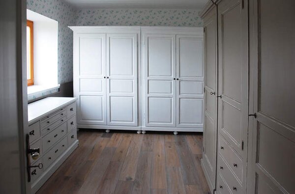 Šatní skříň D520 Patina povrchu: Bez patiny, Barva povrchu nábytku: Blanc