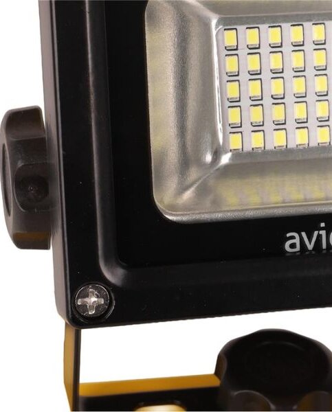 Přenosný USB nabíjecí LED reflektor 10W 800lm, denní, stmívatelný vypínačem, 3 roky záruka
