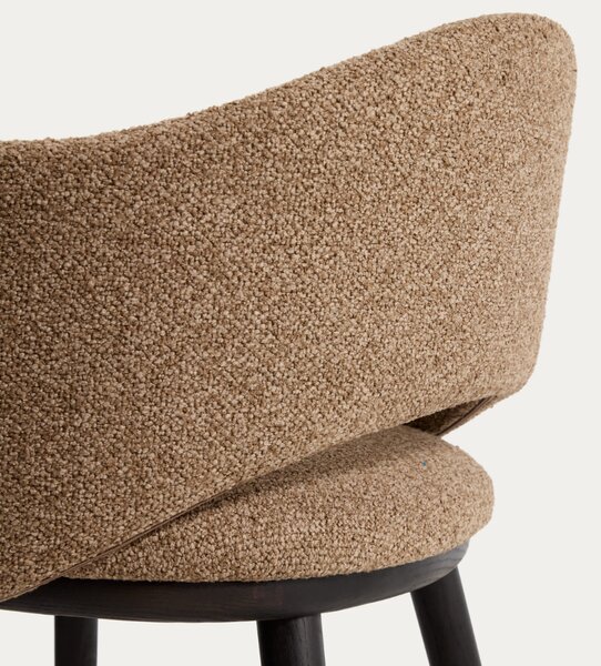 Kave Home Hnědá čalouněná barová židle Maina 66 cm