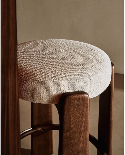 Béžová/v tmavě přírodní barvě barová stolička z jasanového dřeva (výška sedáku 65 cm) Granite – Kave Home