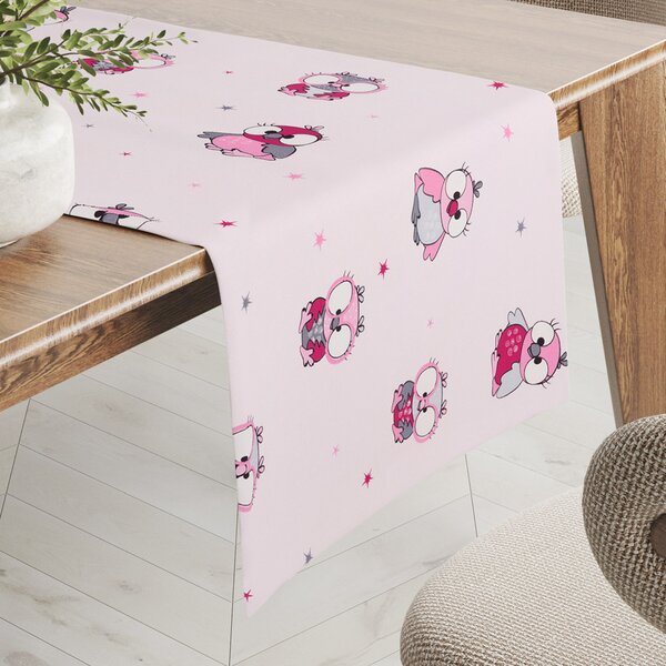 Biante Dětský bavlněný běhoun na stůl Sandra SA-726 Růžové sovičky na bledě růžovém 20x120 cm
