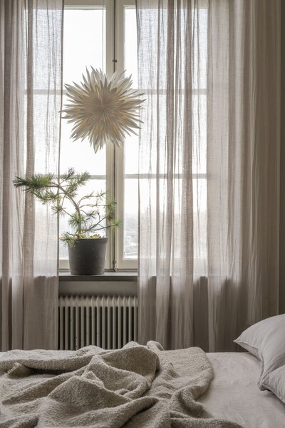 Závěsná svítící hvězda Maja White 50 cm