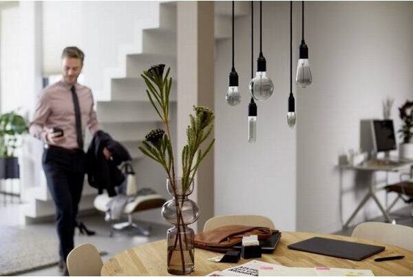 LED Žárovka Philips E27/2,3W/230V 2700K