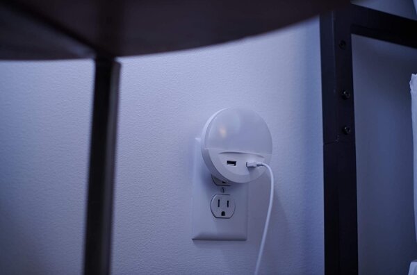 Osram - LED Noční svítidlo do zásuvky se senzorem LUNETTA 2xUSB LED/13W/230V