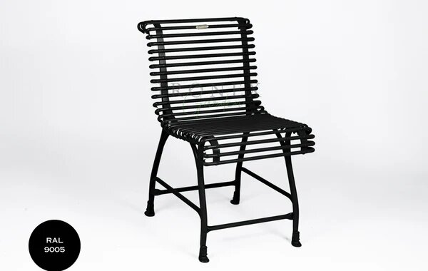 Kovová židle Arras Chair C1 Barva: Jet Black - RAL 9005, Galvanizace: Nic