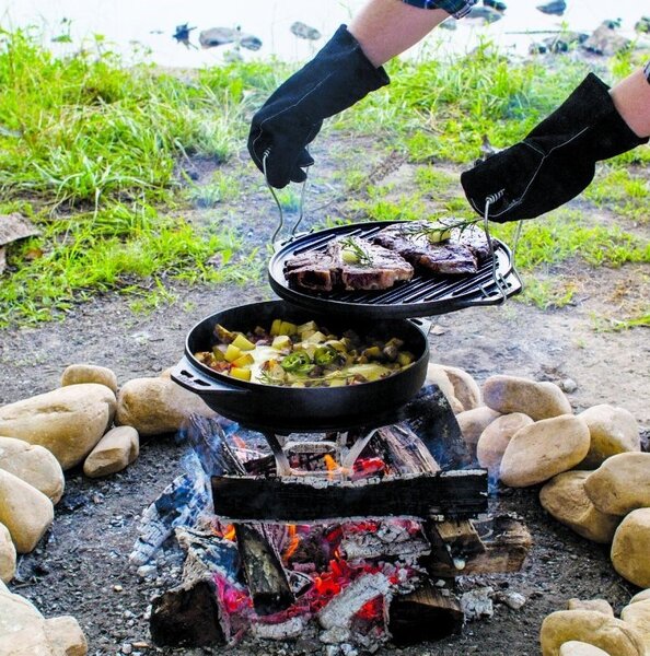 Dvoudílná litinová multifunkce Lodge "Cook-It-All"