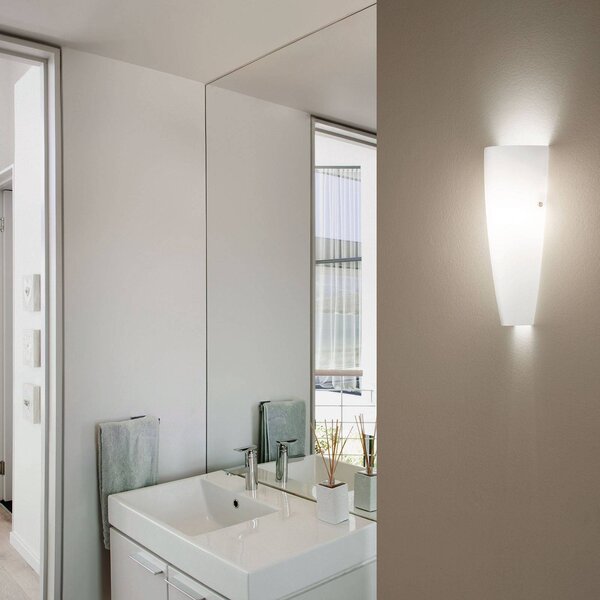 Fabas Luce Bílé nástěnné světlo Dedalo IP44, stmívatelný, Bílá / opál, Koupelna, Sklo, Moderní