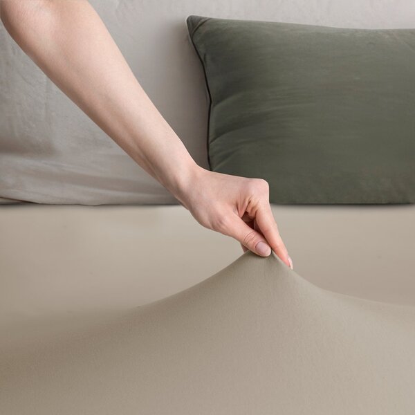 Bavlněné jersey prostěradlo s gumou DecoKing Amber cappuccino, velikost 180-200x200+30