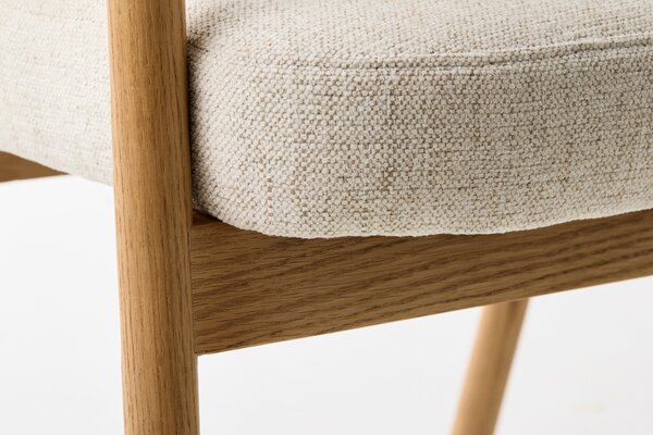 Unique Furniture Krémově bílá jídelní židle Elk s dubovou podnoží