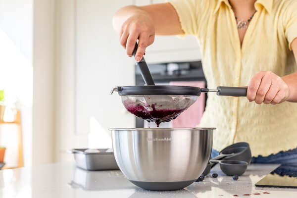 Sítko jemné KitchenAid Classic Collection 17 cm šedá KHA161OHCHGG