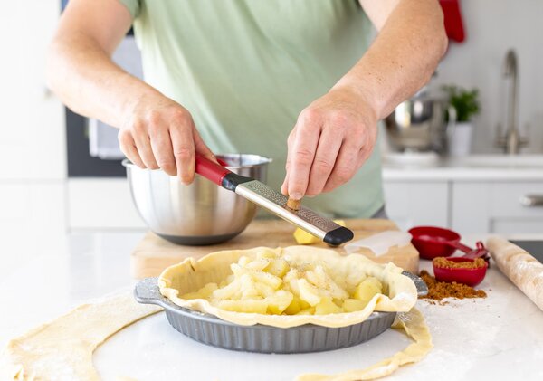 Struhadlo jemné KitchenAid Classic Collection červená KHA321OHEREG