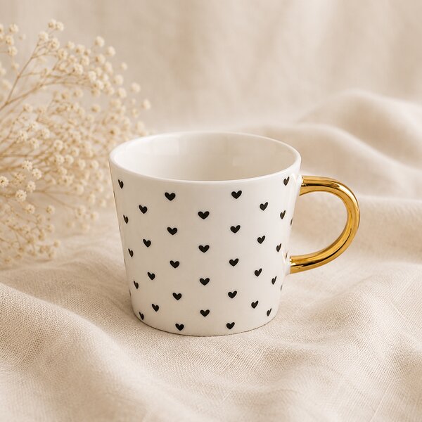 Porcelánový hrnek 310 ml - se srdíčky