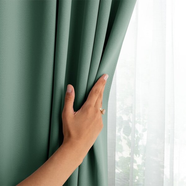 Světle zelený dimout závěs 140x175 cm Kierra – Restilo