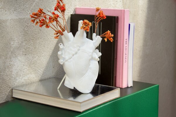 Seletti Bílá porcelánová váza Love in Bloom 25 cm