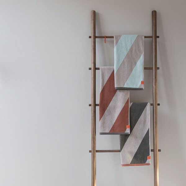 Froté ručník z bio bavlny v mentolové barvě 50x90 cm Diagonal – Mette Ditmer Denmark