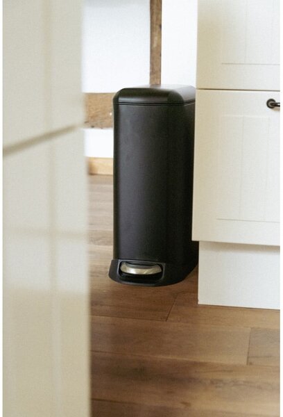 Matně černý nášlapný ocelový odpadkový koš 12 l Design – Wenko