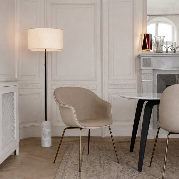 GUBI Mramorová stojací lampa Gravity 169 cm