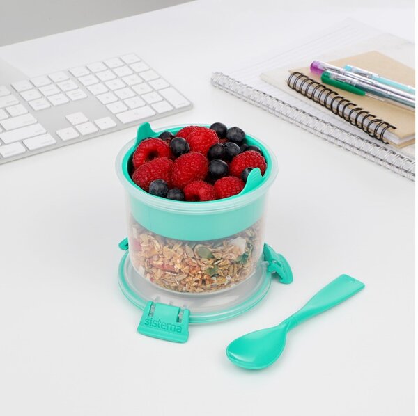 SISTEMA Krabička na jogurt a müsli, 2 komory+lžíce, SISTEMA, 530ml, mix barev Barva krabiček SISTEMA: Zelená
