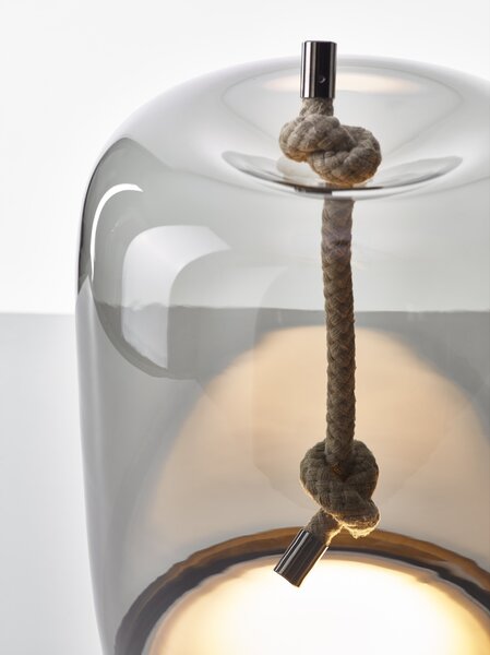Brokis Designové stolní / stojací svítidlo Knot Cilindro table PC1078 Barva skla: Šedá kouřová - transparentní sklo, Povrchová úprava baldachýnu: Mosaz, Reflektor: Mosaz