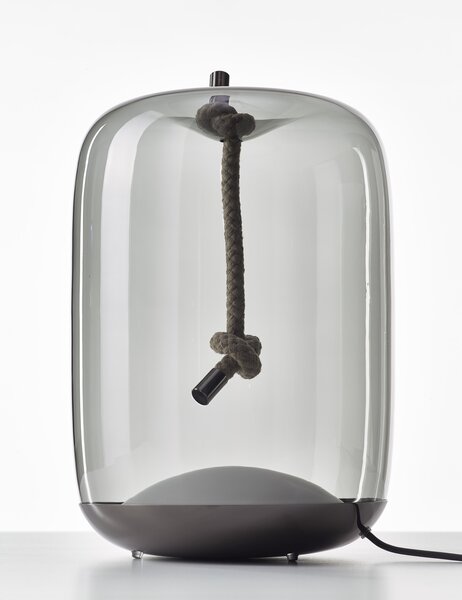 Brokis Designové stolní / stojací svítidlo Knot Cilindro table PC1078 Barva skla: Šedá kouřová - transparentní sklo, Povrchová úprava baldachýnu: Mosaz, Reflektor: Mosaz