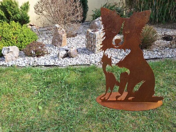 Zahradní kovová dekorace Pes velký na podstavci corten výška 60 cm