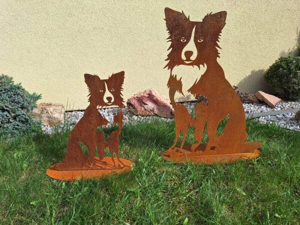 Zahradní kovová dekorace Pes velký na podstavci corten výška 60 cm