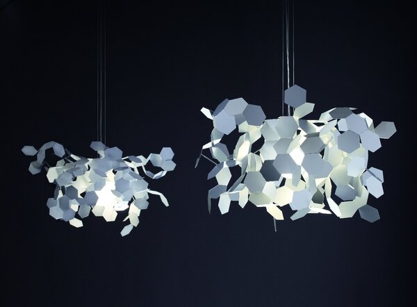 Zava Andromeda, bílé závěsné designové svítidl 1x E14, prům. 30cm