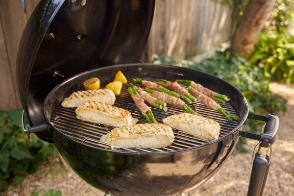 Weber Gril na dřevěné uhlí Master Touch C-5755, 57 cm - Smoke