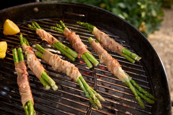 Weber Gril na dřevěné uhlí Master Touch C-5755, 57 cm - Smoke