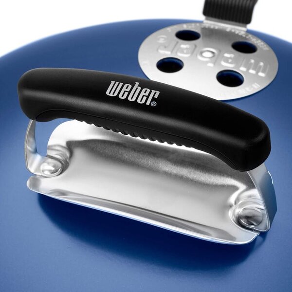 Weber Gril na dřevěné uhlí Master Touch C-5755, 57 cm - Ocean Blue