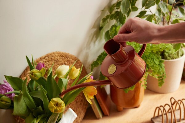 Konvička na zalévání Fazeley Flow Terracotta Orange – 600 ml