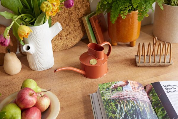 Konvička na zalévání Fazeley Flow Terracotta Orange – 600 ml