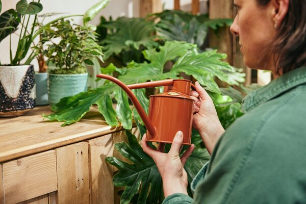 Konvička na zalévání Fazeley Flow Terracotta Orange – 1 l