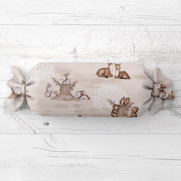 Biante Dětský polštář válec bonbon Sandra SA-698 Hnědá lesní zvířátka na béžovém 15x40 cm