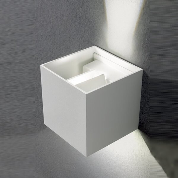 Redo 90172 Vary, bílé venkovní svítidlo s nastavitelným úhlem svícení LED 2x6W 3000K, 10x10cm
