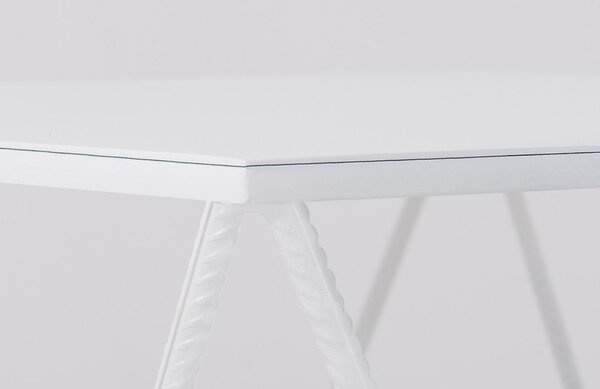 Nordic Design Bílý kovový konferenční stolek Deryl 55 x 55 cm
