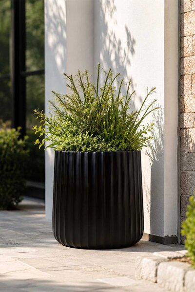 Designový květináč VEKRA , sklolaminát, výška 40 cm, černá