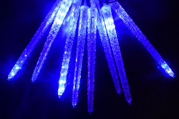 LED kapající rampouchy, 8ks, 23cm, různé barvy na výběr Barva: Modrá