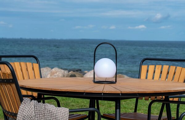 Nordic Living Teakový zahradní stůl Cleveland 130 cm