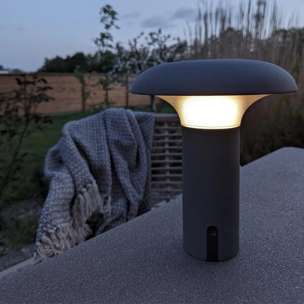 Nordic Living Šedá plastová dobíjecí zahradní LED lampa Ramsey