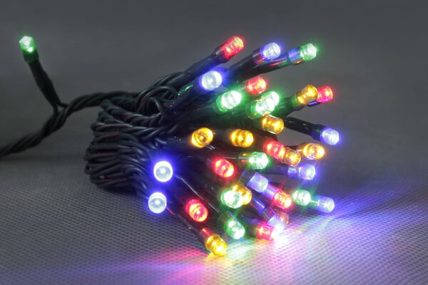 Vnitřní vánoční LED řetěz na baterie - různobarevná, 2 m, 20 LED