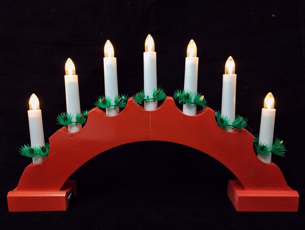 Vánoční dřevěný svícen ve tvaru oblouku, červená, 7 svíček, teplá bílá, na baterie