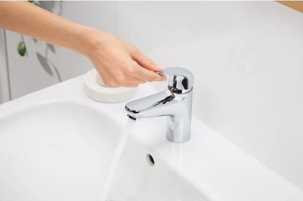 GROHE 24325001 - Umyvadlová baterie SWIFT DN 15 velikost M lesklý chrom